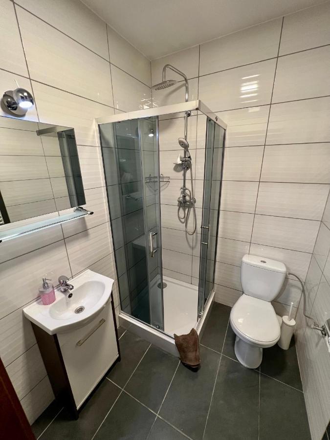 Apartamenty Ostrowiec - Pokoje Goscinne Centrum Ostrowiec Świętokrzyski Buitenkant foto