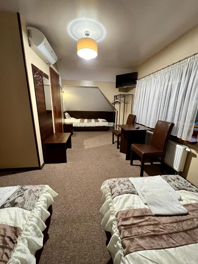 Apartamenty Ostrowiec - Pokoje Goscinne Centrum Ostrowiec Świętokrzyski Buitenkant foto