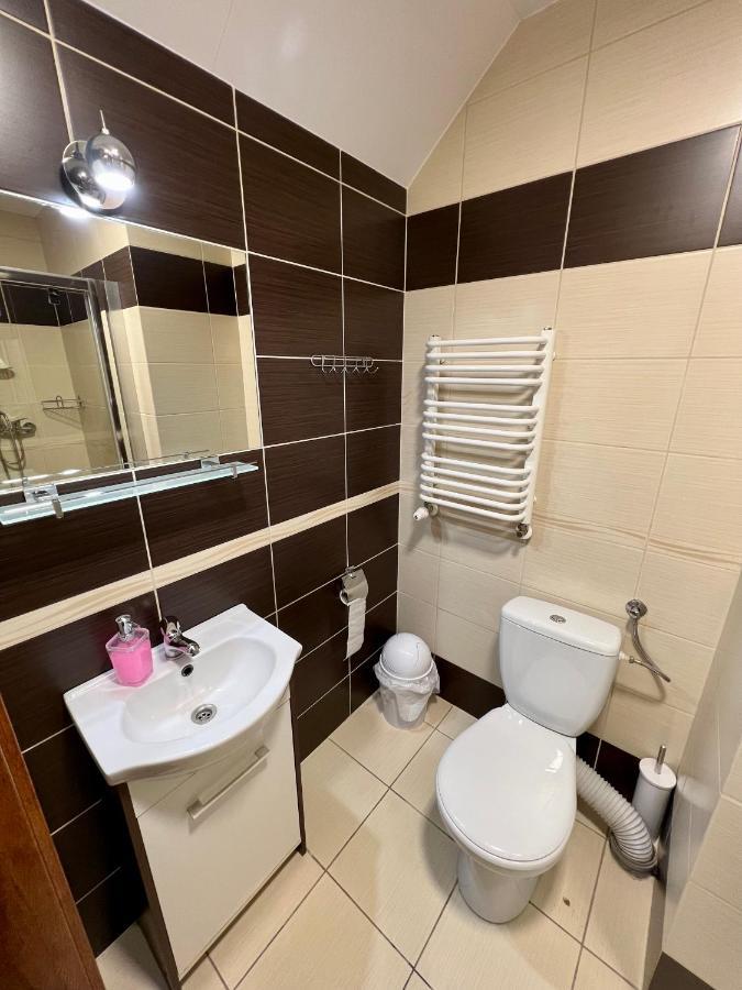 Apartamenty Ostrowiec - Pokoje Goscinne Centrum Ostrowiec Świętokrzyski Buitenkant foto