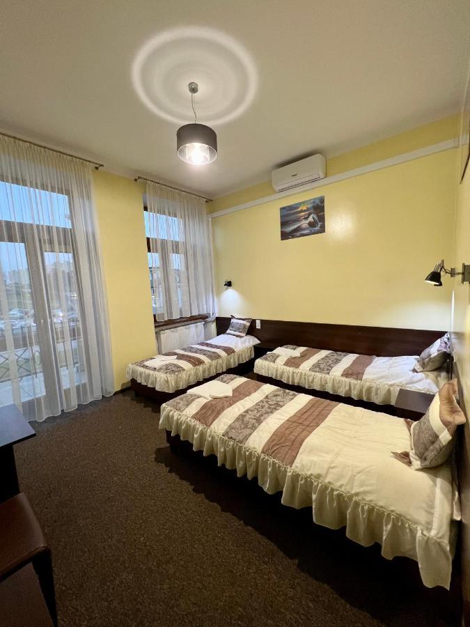Apartamenty Ostrowiec - Pokoje Goscinne Centrum Ostrowiec Świętokrzyski Buitenkant foto