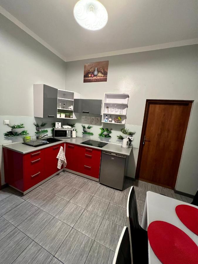Apartamenty Ostrowiec - Pokoje Goscinne Centrum Ostrowiec Świętokrzyski Buitenkant foto