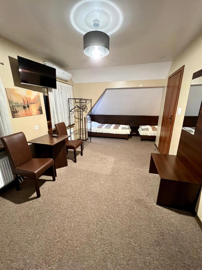 Apartamenty Ostrowiec - Pokoje Goscinne Centrum Ostrowiec Świętokrzyski Buitenkant foto