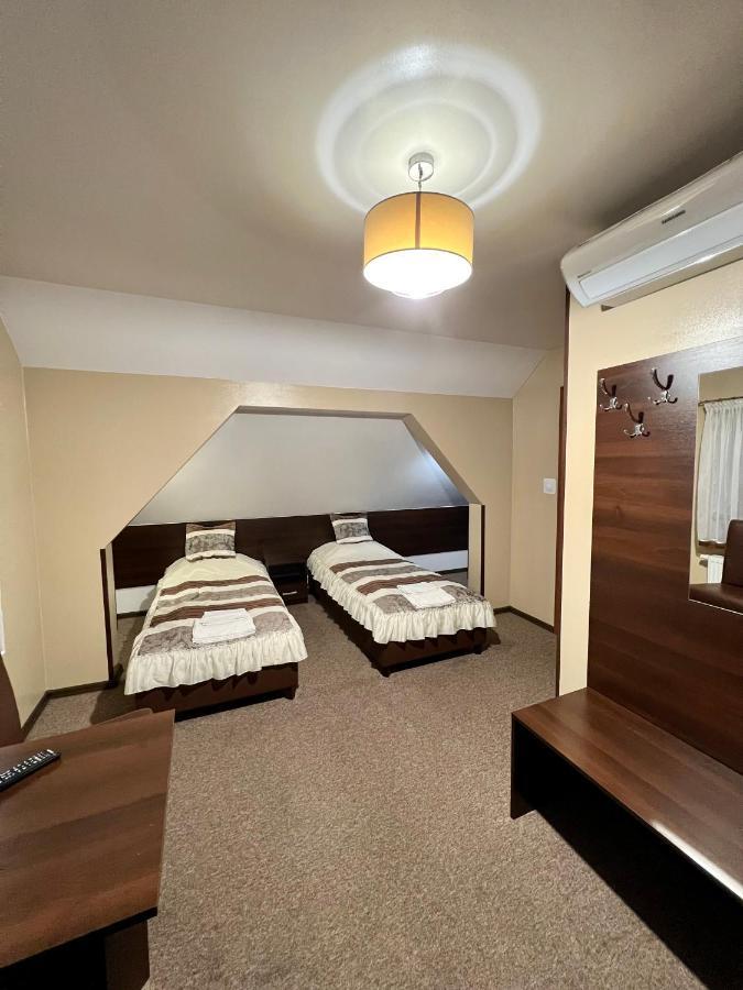 Apartamenty Ostrowiec - Pokoje Goscinne Centrum Ostrowiec Świętokrzyski Buitenkant foto