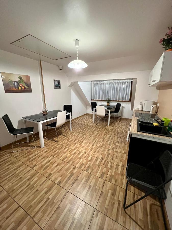 Apartamenty Ostrowiec - Pokoje Goscinne Centrum Ostrowiec Świętokrzyski Buitenkant foto