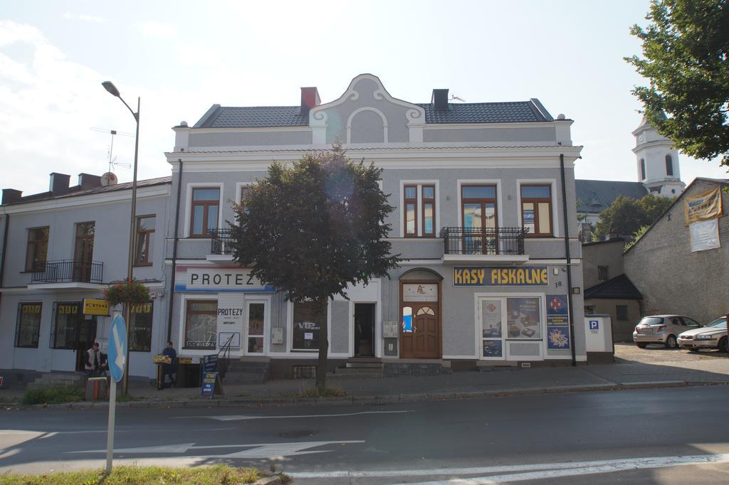 Apartamenty Ostrowiec - Pokoje Goscinne Centrum Ostrowiec Świętokrzyski Buitenkant foto